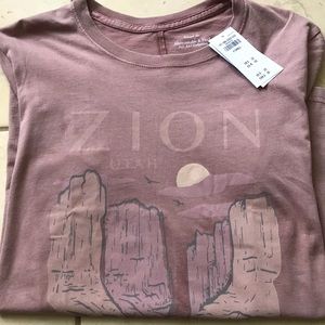 Brand New with tags Abercrombie & Fitch Tee size XS